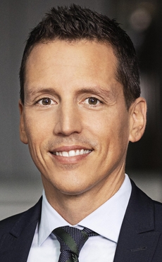 Philipp Schultze_business_wide1