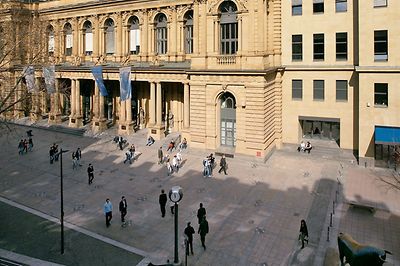 Complete view of the stock exchange building